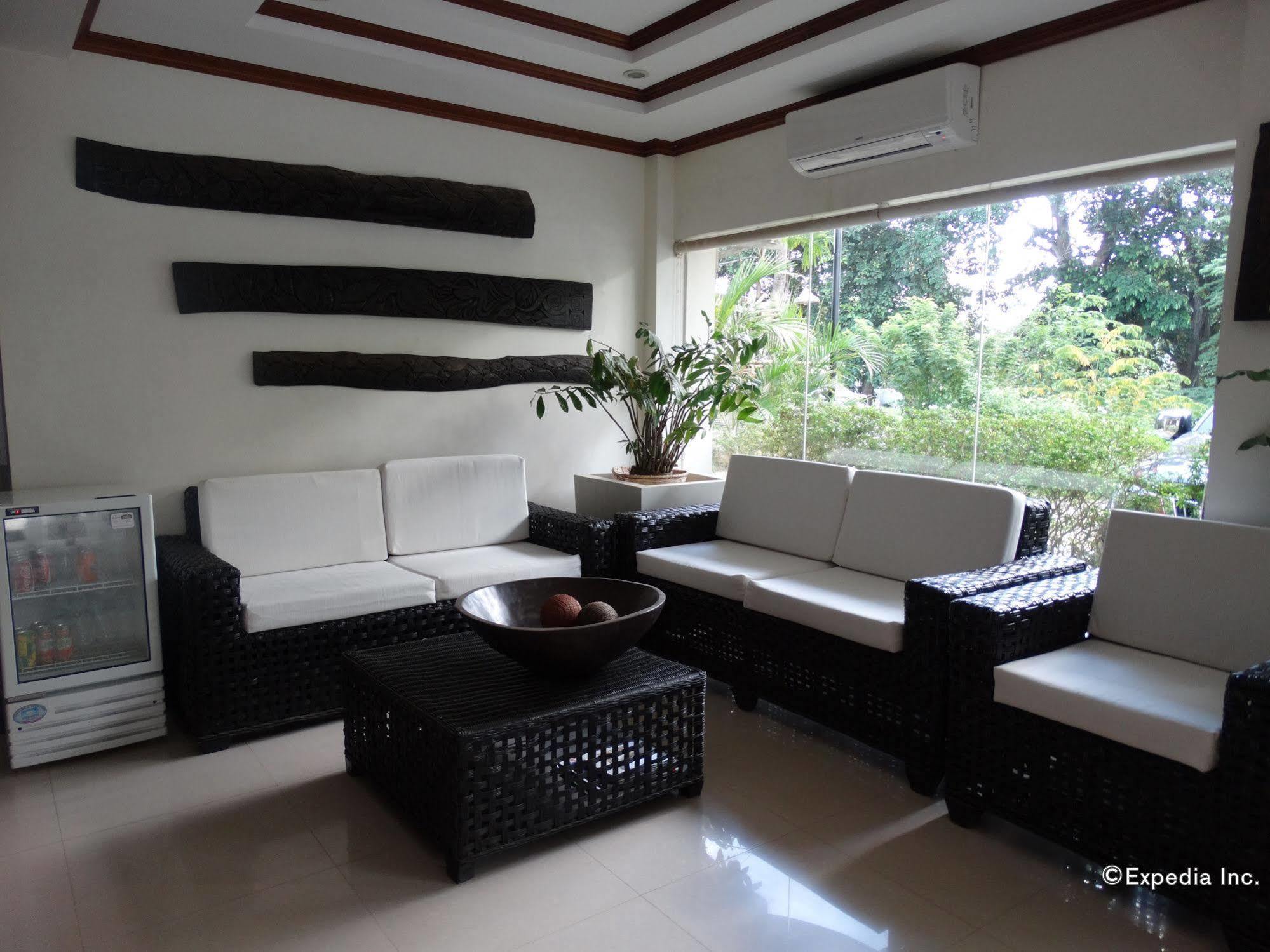 Ipil Suites Puerto Princesa Exterior foto