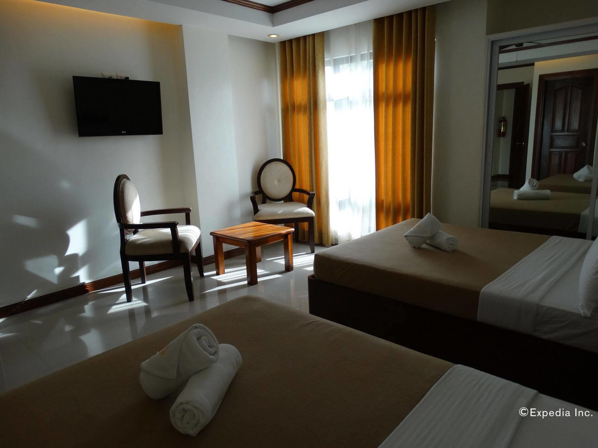 Ipil Suites Puerto Princesa Exterior foto